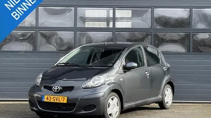 Occasion Toyota Aygo Comfort 68 PK (50 kW) 2011 Grijs Hatchback
