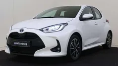 Wit, metallic lak Gebruikt 2022 Toyota Yaris Hatchback | € 20.925 (Goede deal)