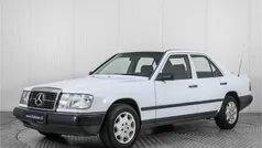 Wit Gebruikt 1986 Mercedes 200 Sedan | € 6.900