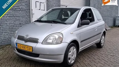 Grijs Occasion 2001 Toyota Yaris Sol Hatchback | € 1.750 (Eerlijke prijs)
