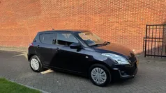 Zwart Gebruikt 2015 Suzuki Swift Comfort Hatchback | € 9.950 (Eerlijke prijs)