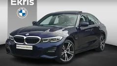 Gebruikt 2022 BMW 320e Comfort Edition Sedan | € 34.750 (Eerlijke prijs)