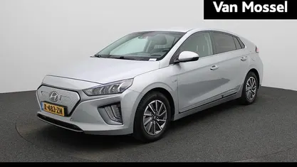 Grijs Occasion 2021 Hyundai Ioniq Premium Hatchback | € 16.900 (Eerlijke prijs)