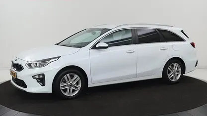 Wit Gebruikt 2020 Kia Ceed Hatchback | € 13.400 (Super prijs)