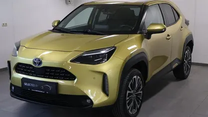 Geel Occasion 2023 Toyota Yaris Cross Executive SUV | € 30.294 (Eerlijke prijs)