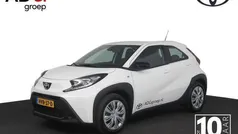 Gebruikt 2025 Toyota Aygo Play Hatchback | € 21.250 (Eerlijke prijs)