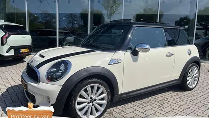 Wit Occasion 2013 Mini Cooper S Hatchback | € 10.445 (Eerlijke prijs)