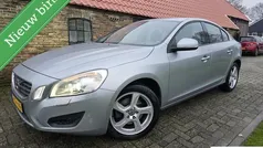 Grijs Gebruikt 2013 Volvo S60 Momentum Sedan | € 7.750 (Goede deal)