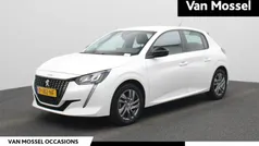 Wit Gebruikt 2022 Peugeot 208 Active Hatchback | € 16.935 (Eerlijke prijs)