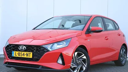 Rood Gebruikt 2021 Hyundai i20 Comfort Hatchback | € 14.950 (Eerlijke prijs)