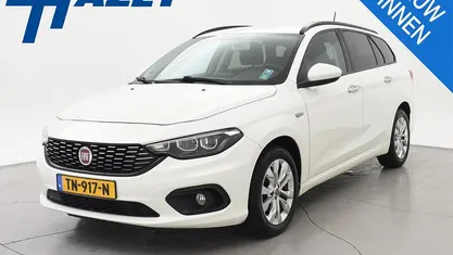 Wit Occasion 2019 Fiat Tipo Hatchback | € 9.950 (Eerlijke prijs)