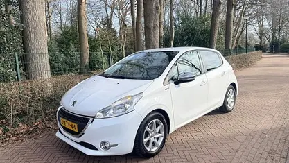 Occasion 2014 Peugeot 208 Style Hatchback | € 2.399 (Super prijs)