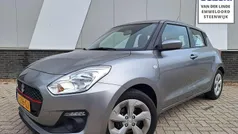 Grijs, metallic lak Gebruikt 2020 Suzuki Swift Comfort Hatchback | € 13.350 (Eerlijke prijs)