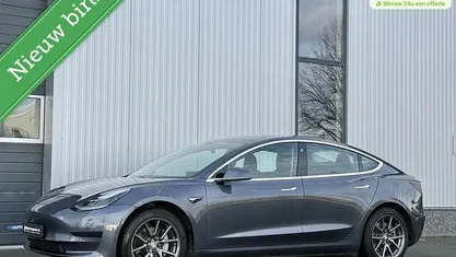 Occasion 2020 Tesla Model 3 Standard Range Sedan | € 15.895 (Eerlijke prijs)