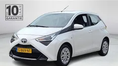 Wit Gebruikt 2019 Toyota Aygo X-play Hatchback | € 11.950 (Eerlijke prijs)