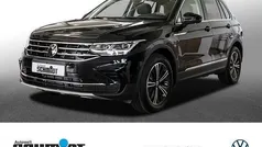 Gebruikt 2023 VW Tiguan Elegance SUV | € 40.917 (Eerlijke prijs)