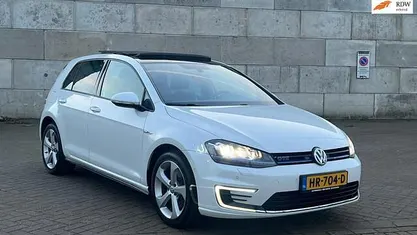 Gebruikt 2015 VW Golf VII GTE Hatchback | € 12.950 (Eerlijke prijs)