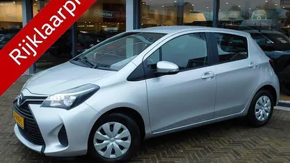 Grijs Gebruikt 2016 Toyota Yaris Hatchback | € 10.450 (Eerlijke prijs)