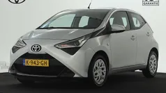 Grijs Gebruikt 2020 Toyota Aygo X-play Hatchback | € 14.900 (Eerlijke prijs)