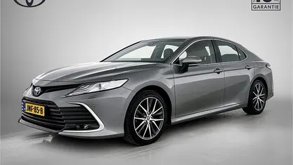 Gebruikt 2023 Toyota Camry Executive Sedan | € 38.950 (Eerlijke prijs)