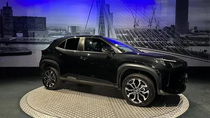 Gebruikt 2025 Toyota Yaris Cross SUV | € 31.995 (Eerlijke prijs)
