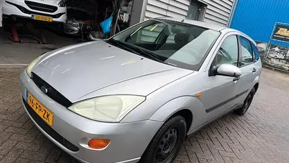 Occasion 2000 Ford Focus Trend Hatchback | € 599 (Goede deal)