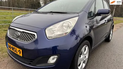 Blauw Occasion 2010 Kia Venga Hatchback | € 5.750 (Eerlijke prijs)