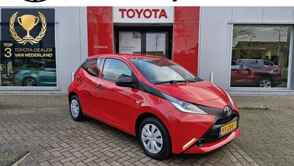 Occasion Toyota Aygo 69 PK (50 kW) 2016 Rood Hatchback