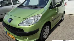 Groen Gebruikt 2005 Peugeot 1007 Hatchback | € 1.999 (Eerlijke prijs)