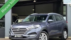 Grijs, metallic lak Gebruikt 2017 Hyundai Tucson Comfort SUV | € 17.950 (Eerlijke prijs)