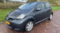 Grijs Gebruikt 2012 Toyota Aygo Hatchback | € 4.950 (Eerlijke prijs)