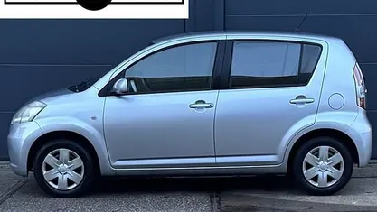 Grijs Occasion 2006 Daihatsu Sirion Hatchback | € 2.300 (Eerlijke prijs)