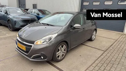 Occasion Peugeot 208 Signature Sky 82 PK (60 kW) 2019 Grijs Hatchback