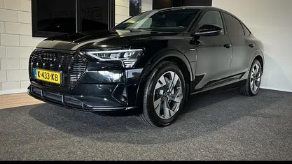 Zwart Occasion 2020 Audi e-tron Comfort SUV | € 25.995 (Eerlijke prijs)