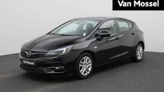 Zwart Gebruikt 2021 Opel Astra Business Edition Hatchback | € 12.745 (Eerlijke prijs)