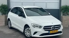 Wit Gebruikt 2021 Mercedes 200 MPV | € 9.500 (Eerlijke prijs)