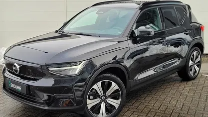 Zwart Occasion 2022 Volvo XC40 Plus SUV | € 26.740 (Eerlijke prijs)