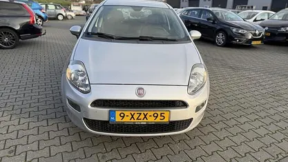 Grijs Gebruikt 2014 Fiat Punto Evo Young Hatchback | € 3.350 (Eerlijke prijs)
