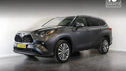 Grijs Occasion 2021 Toyota Highlander Executive SUV | € 38.400 (Goede deal)