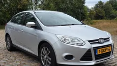 Grijs Gebruikt 2013 Ford Focus Trend Sedan | € 6.499 (Eerlijke prijs)