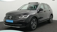 Zwart Gebruikt 2021 VW Tiguan Elegance SUV | € 33.400 (Eerlijke prijs)