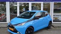 Blauw Gebruikt 2015 Toyota Aygo X-cite Hatchback | € 8.250 (Eerlijke prijs)