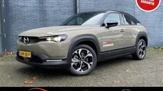 Zircon sand two tone (geel metallic) Gebruikt 2024 Mazda MX30 Makoto SUV | € 31.300 (Eerlijke prijs)