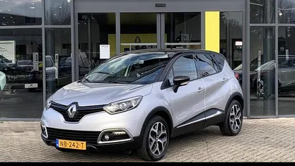 Twotone gris platine / noir e Gebruikt 2017 Renault Captur Dynamique SUV | € 10.450 (Eerlijke prijs)