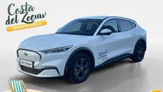 Star white (licht wit) Gebruikt 2023 Ford Mustang Mach-E SUV | € 35.945 (Goede deal)