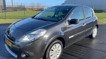 Gebruikt 2011 Renault Clio R.S. Collection Hatchback | € 3.495 (Eerlijke prijs)