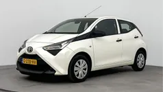 Wit Gebruikt 2019 Toyota Aygo Hatchback | € 9.950 (Eerlijke prijs)