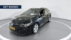 Zwart Gebruikt 2023 VW Golf VIII Life Stationwagen | € 23.880 (Eerlijke prijs)