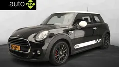 Zwart Gebruikt 2017 Mini Cooper Hatchback | € 15.900 (Eerlijke prijs)