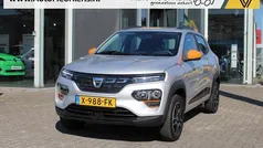 Grijs Gebruikt 2022 Dacia Spring Expression Hatchback | € 11.945 (Eerlijke prijs)